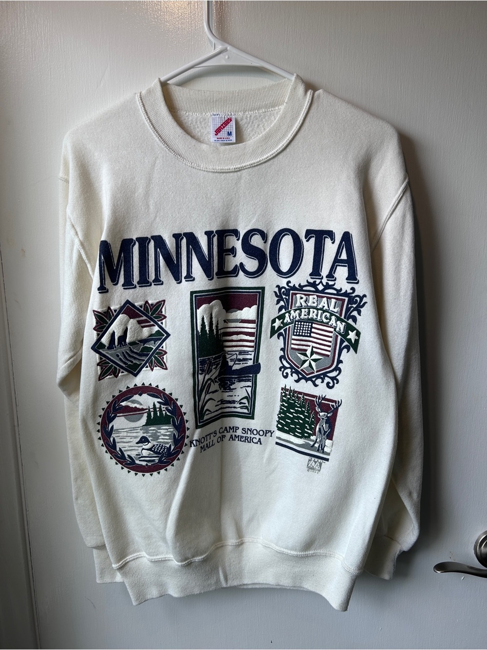 Vintage-Style Minnesota Camp Snoopy 90’s Graphic Crewneck Sweatshirt - White